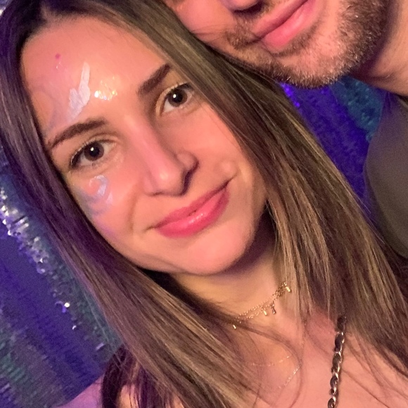 Meet your Posher, Paris - Picture 1 of 1